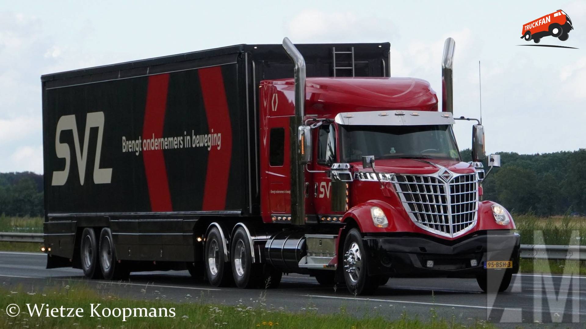 International LoneStar truck tijdens Truckstar Festival uittocht