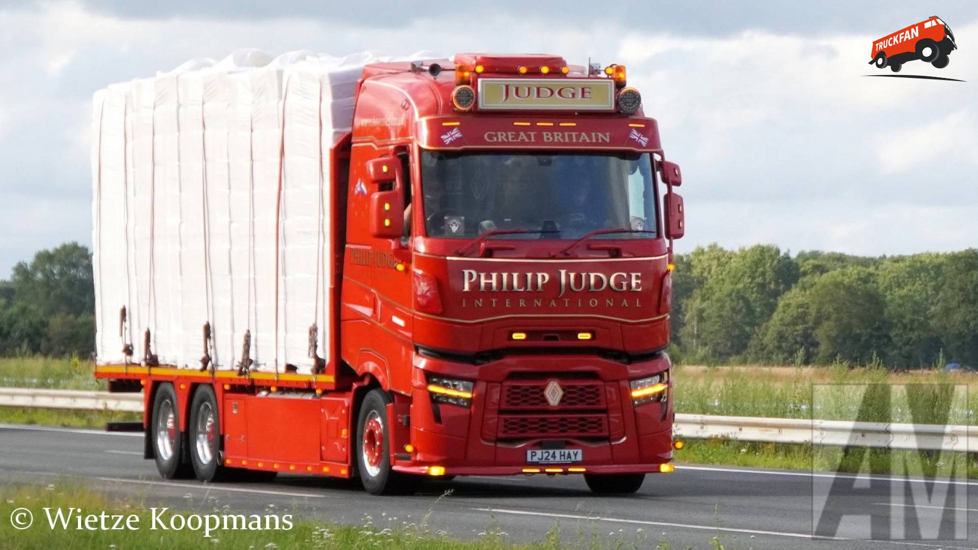 Renault T-serie truck bij Truckstar Festival uittocht