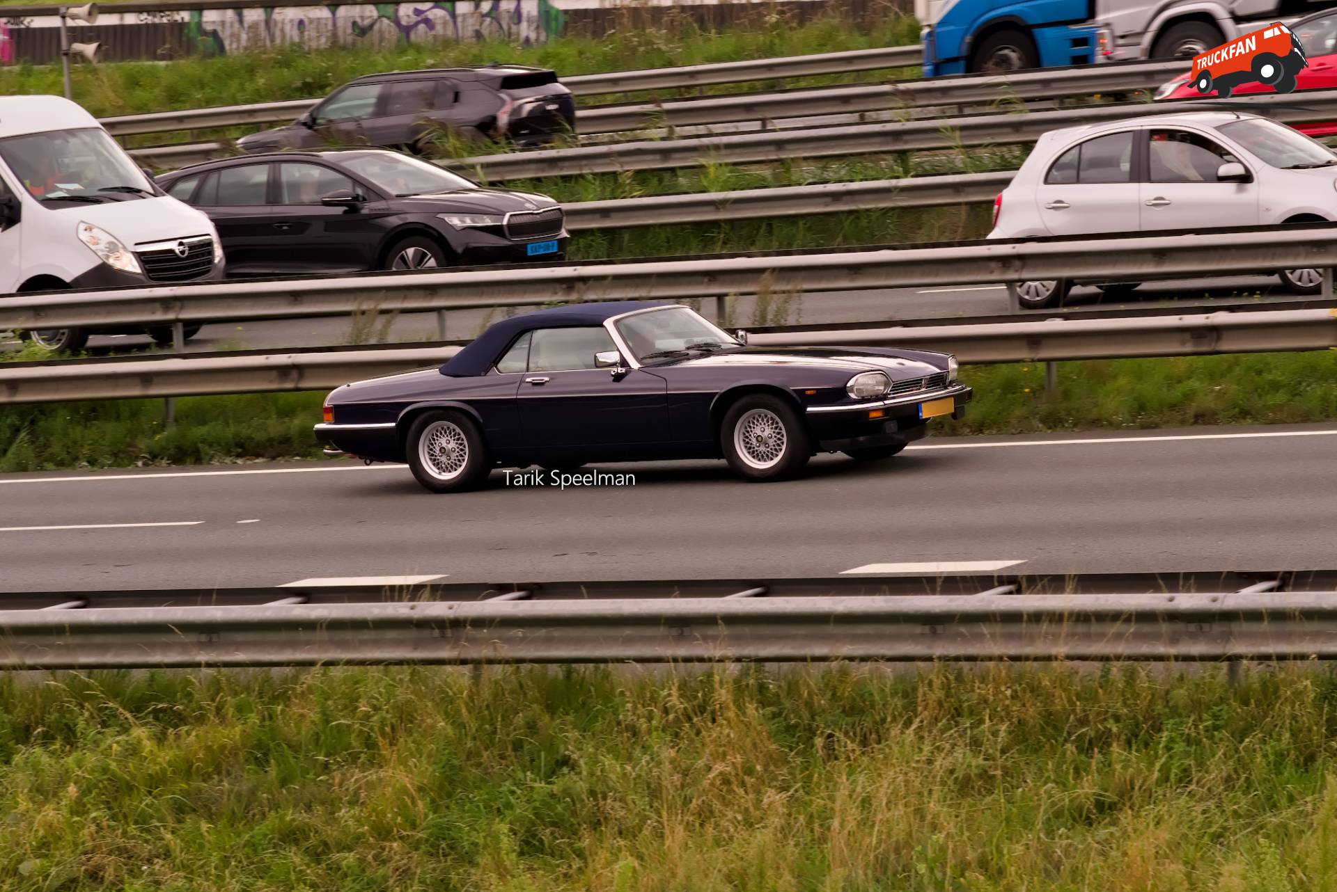 Jaguar XJS op A16 snelweg