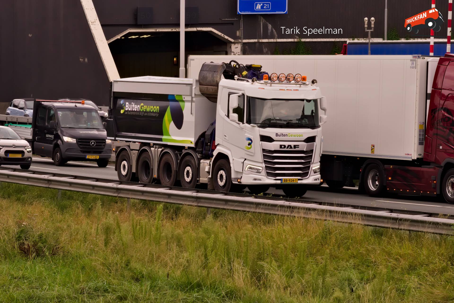 DAF XD 10x4 tipper on A16