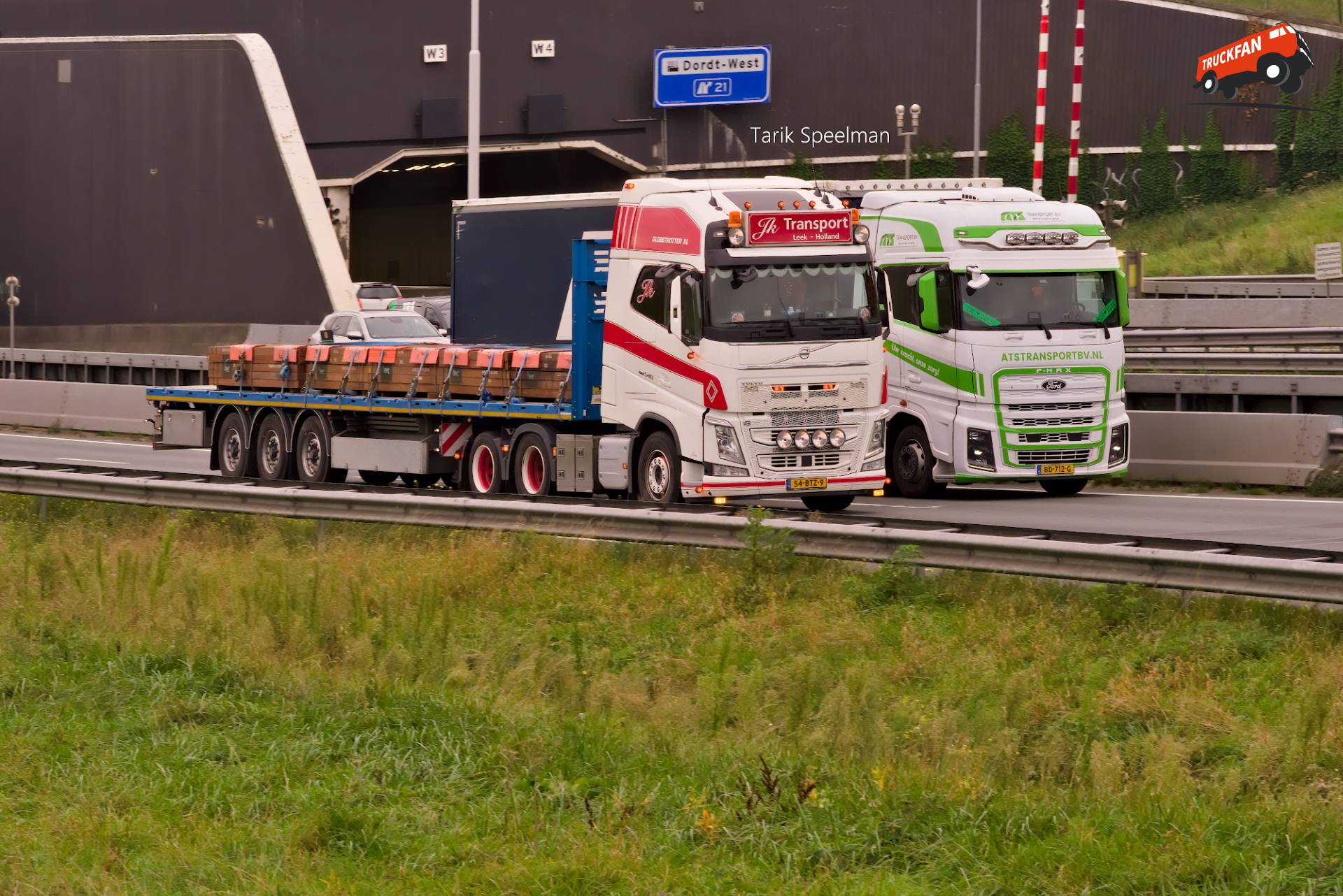 Volvo FH 4th Gen en Ford F-Max vrachtwagens op A16