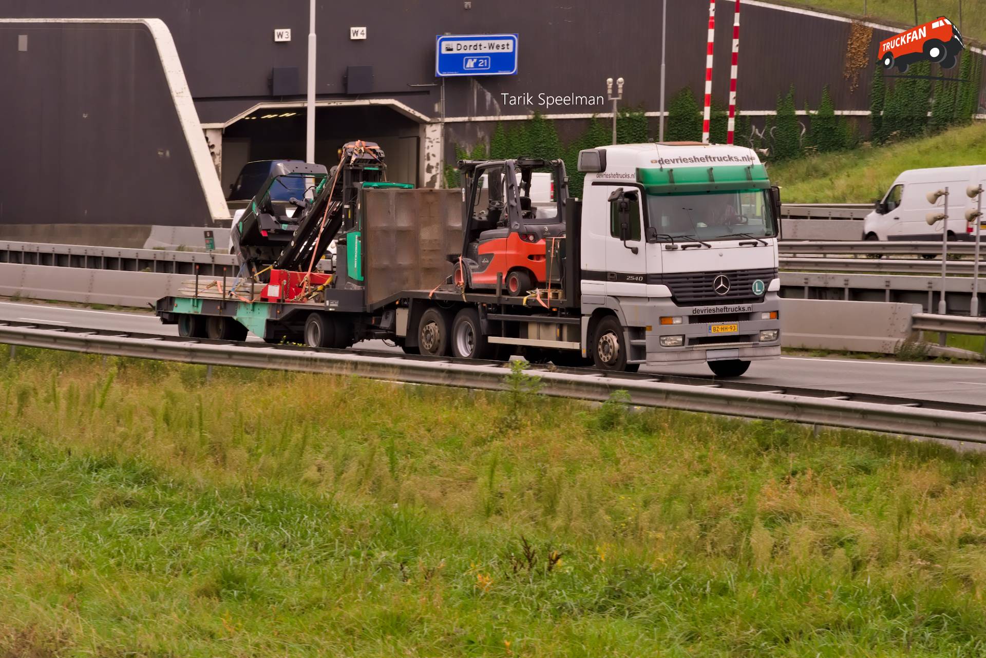 Mercedes-Benz Actros MP1 vrachtwagen op A16