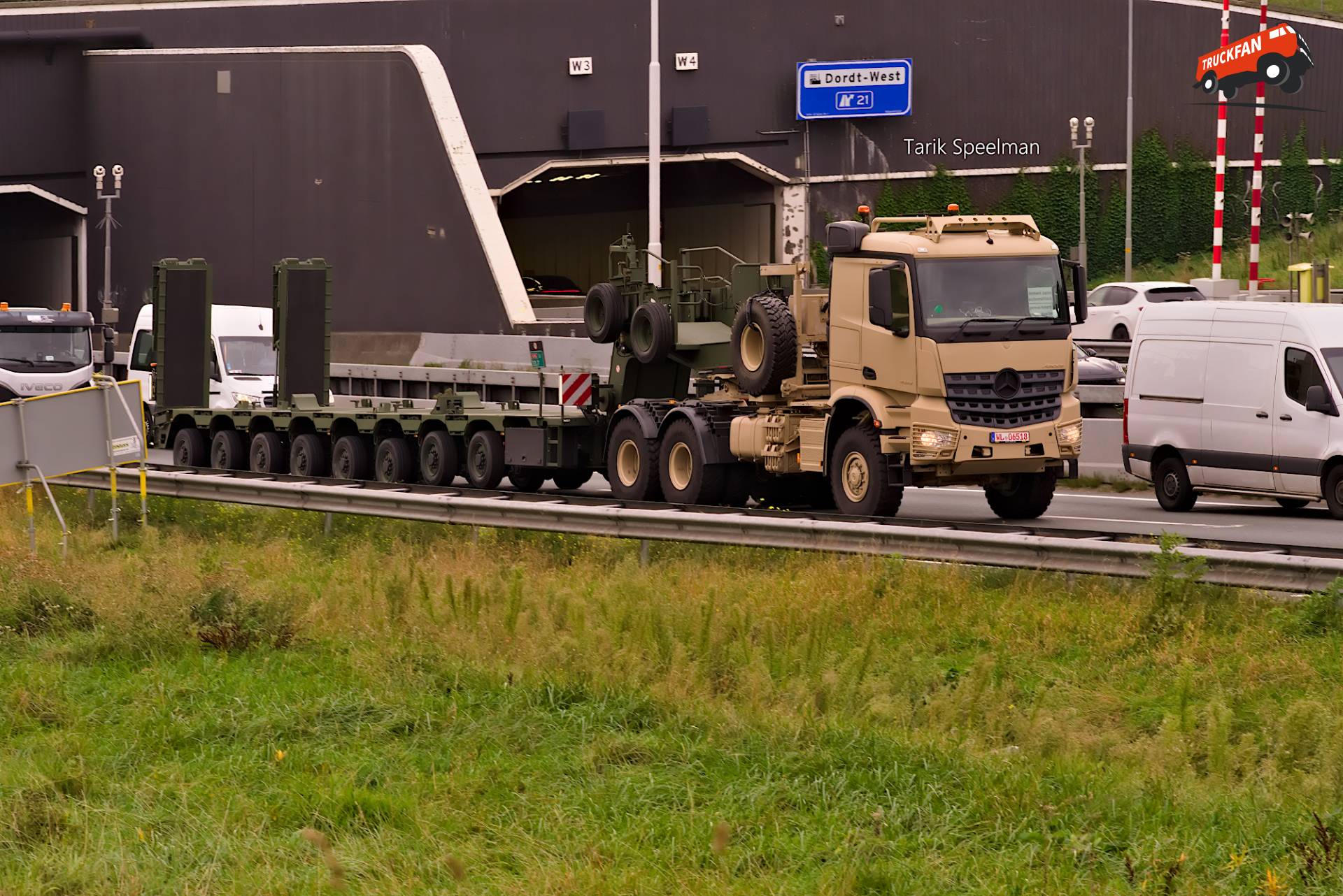 Mercedes-Benz Arocs op de A16