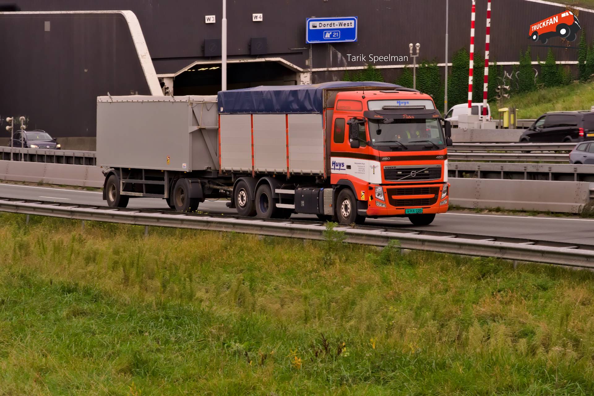 Volvo FH 3rd Gen vrachtwagen op A16