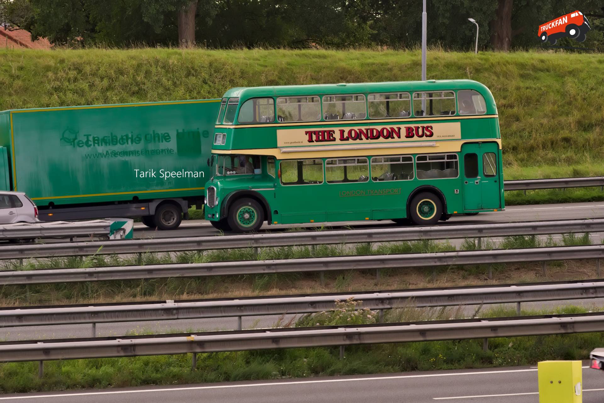 Bristol F36B bus met kenteken 79-DB-25