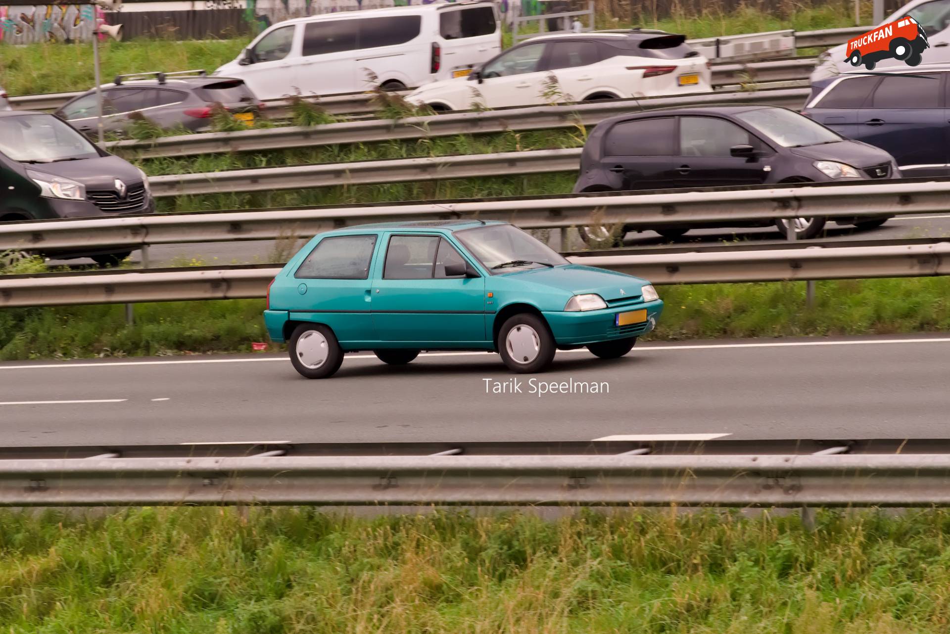 Citroën AX personenauto op A16
