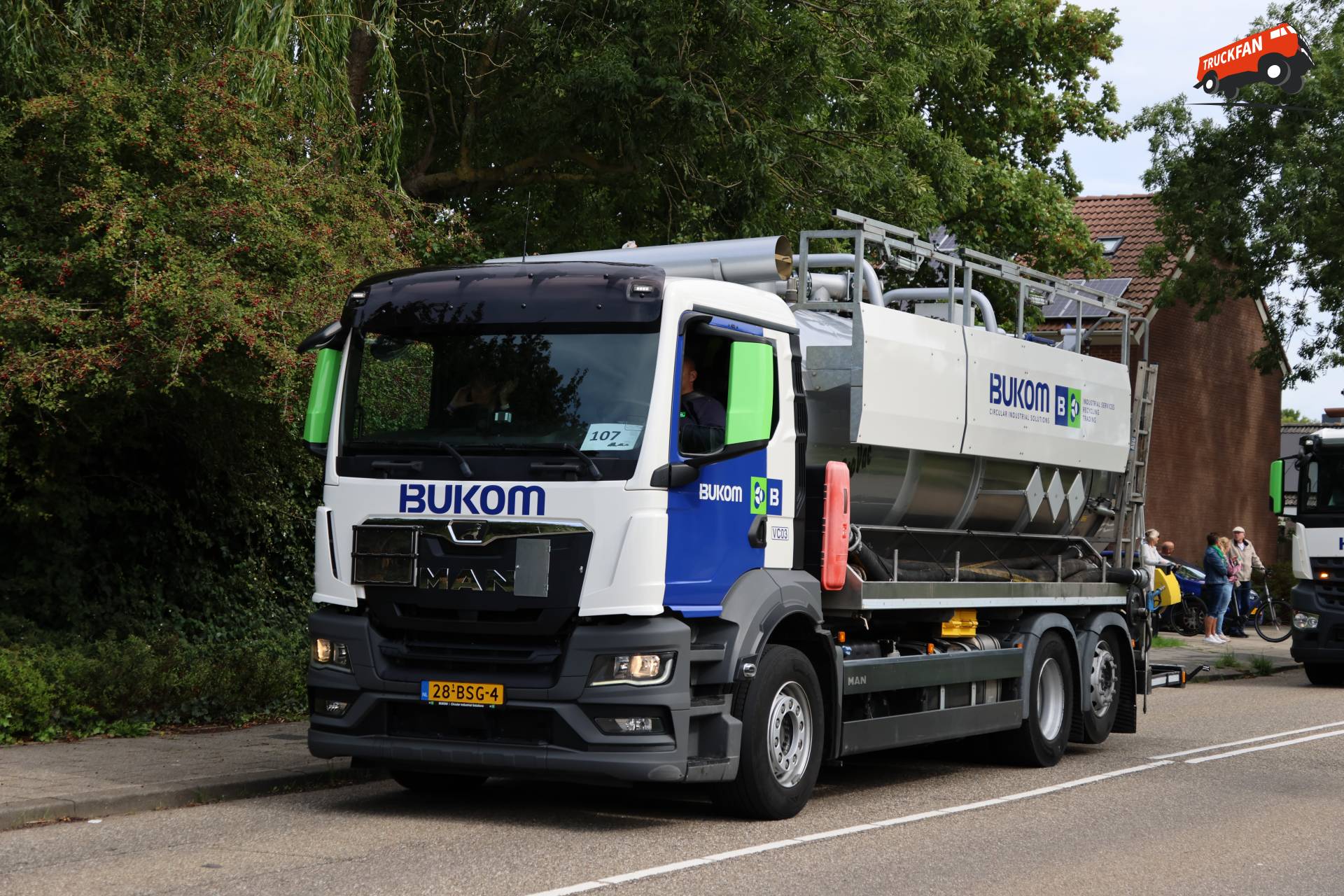MAN TGS vrachtwagen eigendom Bukom