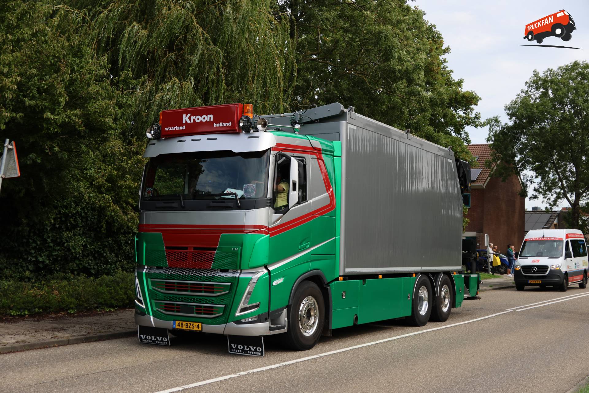 Volvo FH truck at Langedijker Vrachtwagentour event