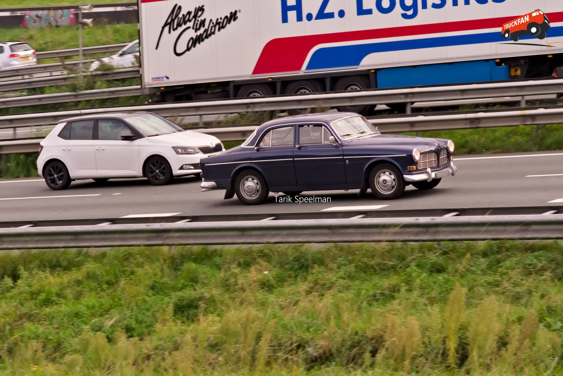 Volvo Amazon en Skoda Fabia op A16