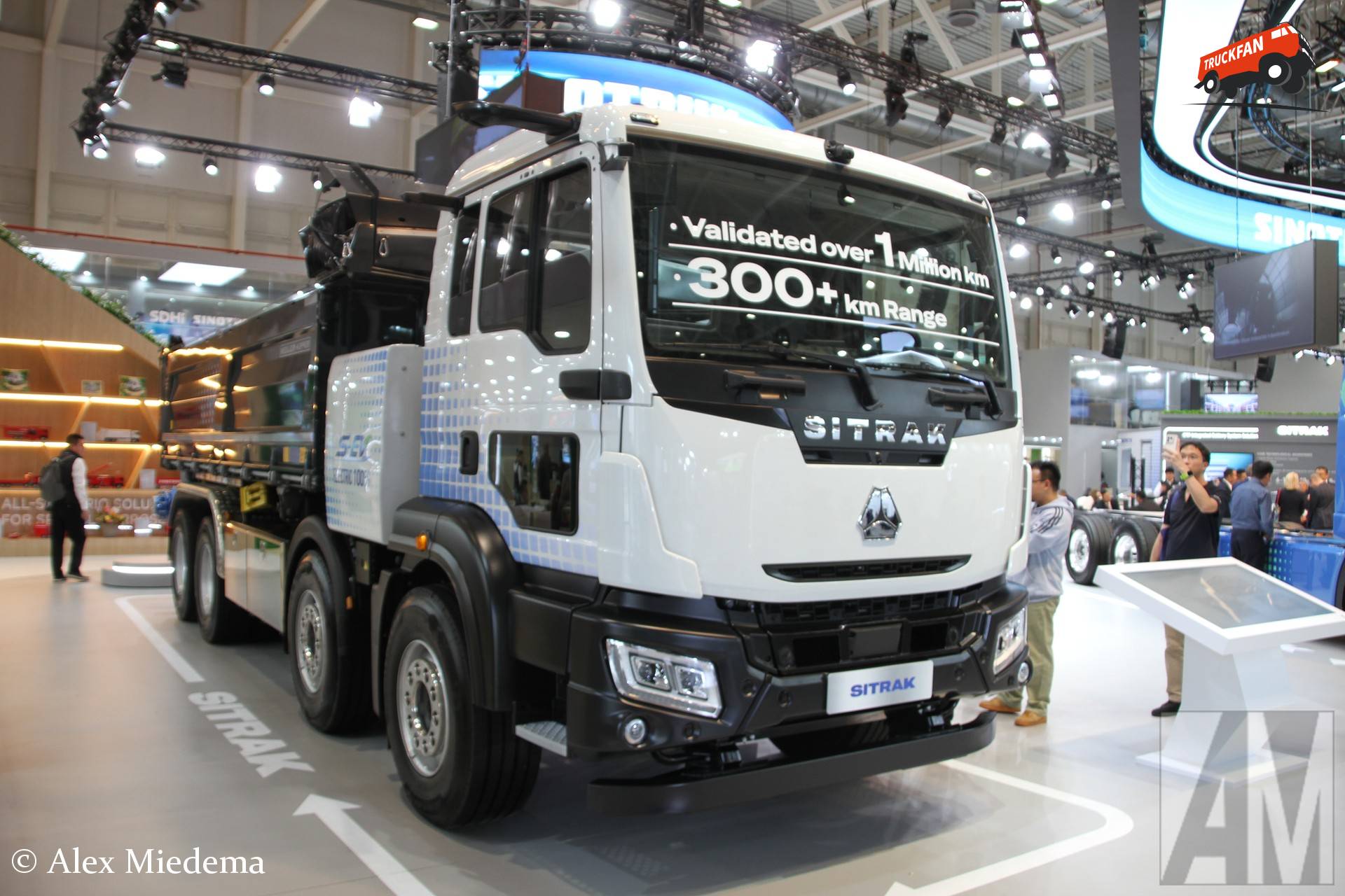 Sitrak is een premium merk van Sinotruk in samenwerking met MAN. Ze presenteerden een hele range voertuigen op de IAA, waaronder deze door Meiller opgebouwde 8x4 kipper.