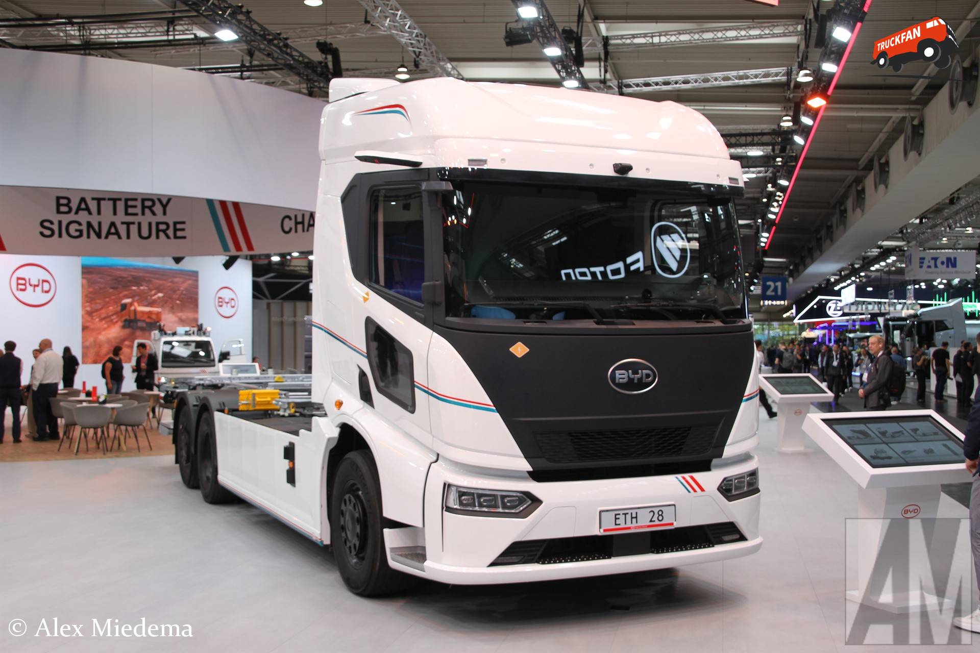 De lichtere BYD modellen kun je al met enige regelmaat in Nederland tegen komen, de grotere al een tijdje in camouflage. Ik verwacht dat het niet lang duurt voor we de eerste zware BYD trucks in Nederlandse klantkleuren gaan zien. 