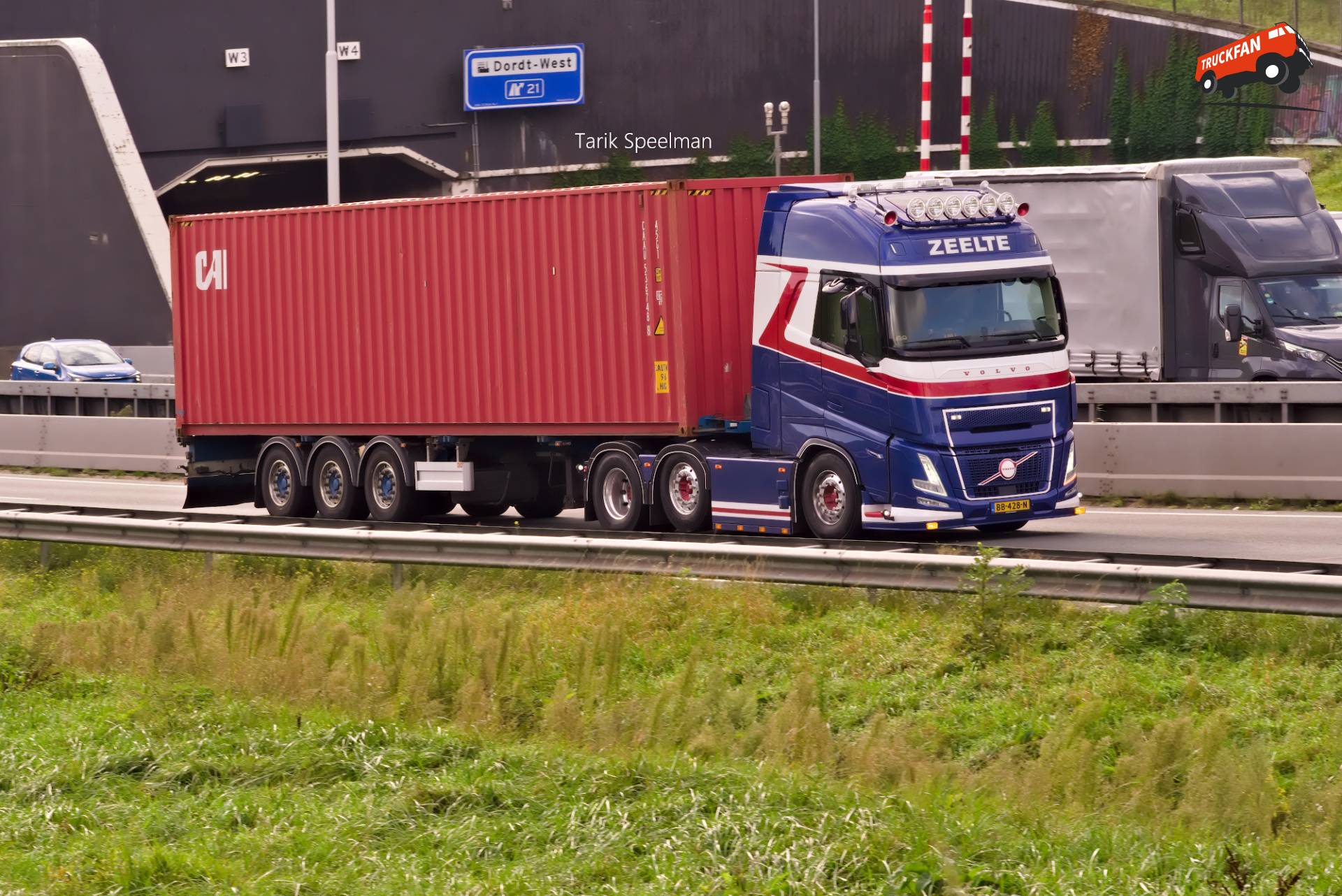 Volvo FH Aero truck BB-428-N on A16