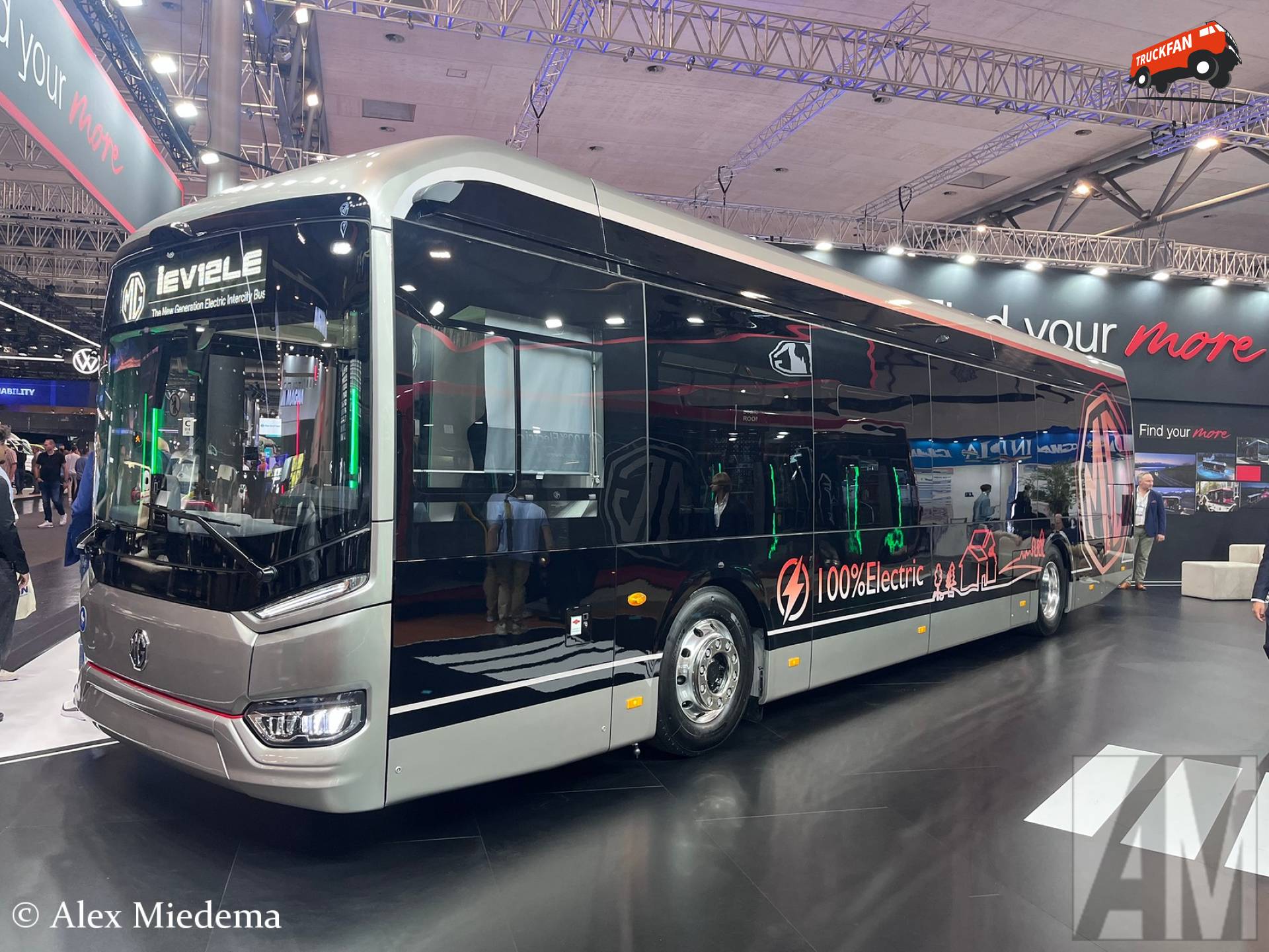 Als iemand vroeger zei dat die een MG had, wist je dat die een sportieve Britse tweezitter had. Anno 2026 kan het ook een elektrische Chinese streekbus zijn. 