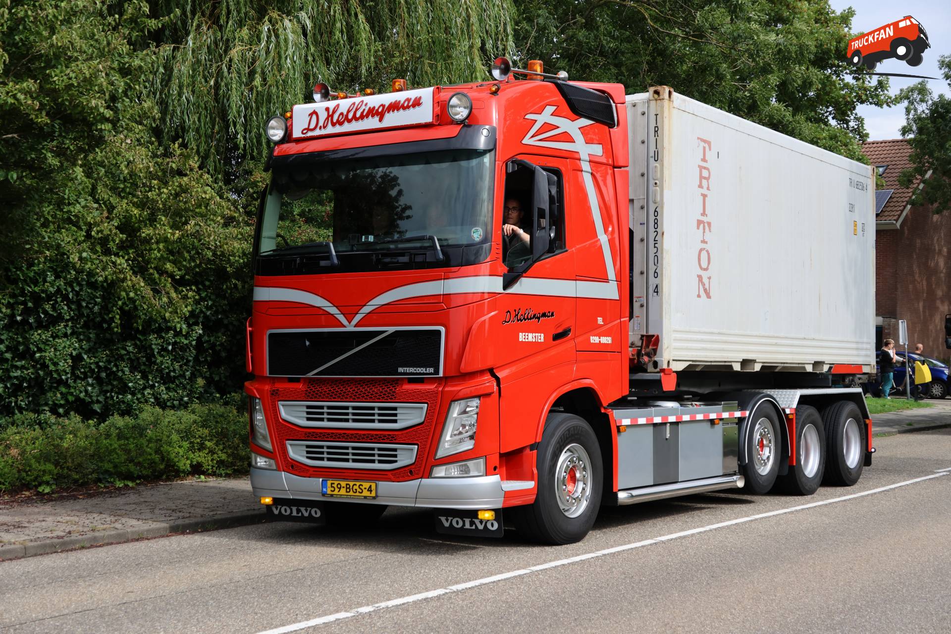 Volvo FH truck owned by Hellingman