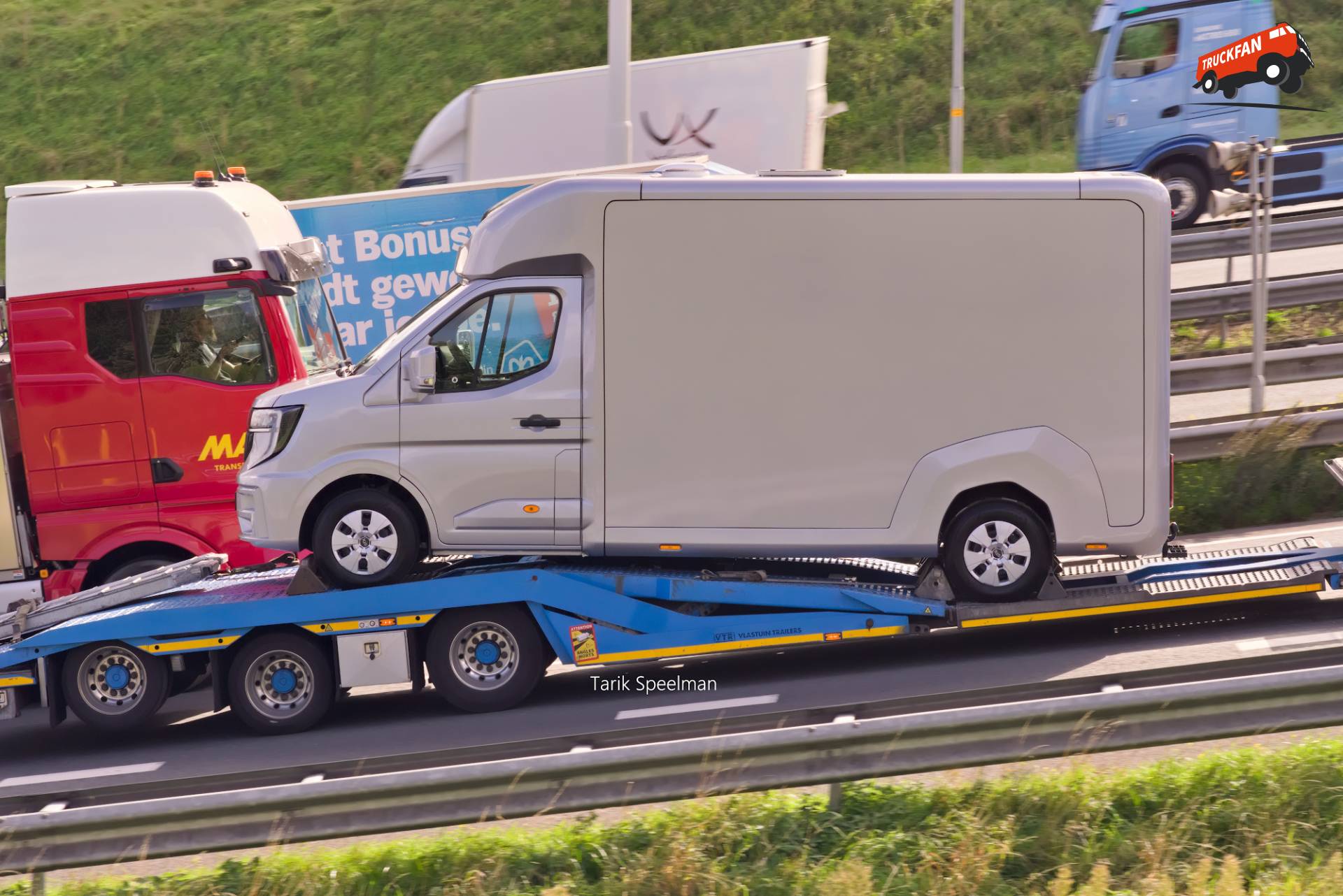 Renault Master bestelbus op A16