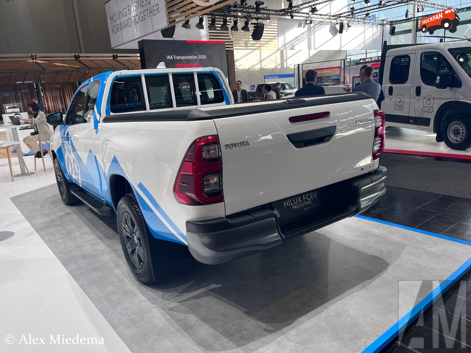 Toyota HiLux FCEV prototype op IAA Transportation 2026