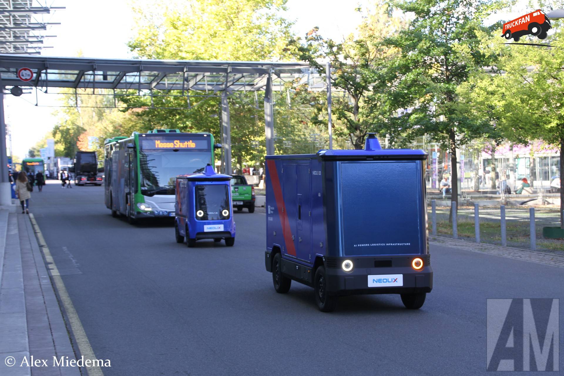 Twee formaten van de Neolix L4 RoboVan op IAA 2026