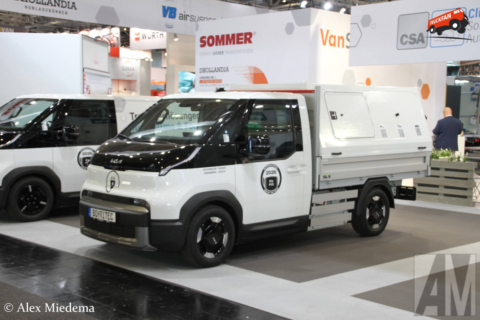 KIA PV5 met aluminium kipperopbouw op IAA Transportation 2026