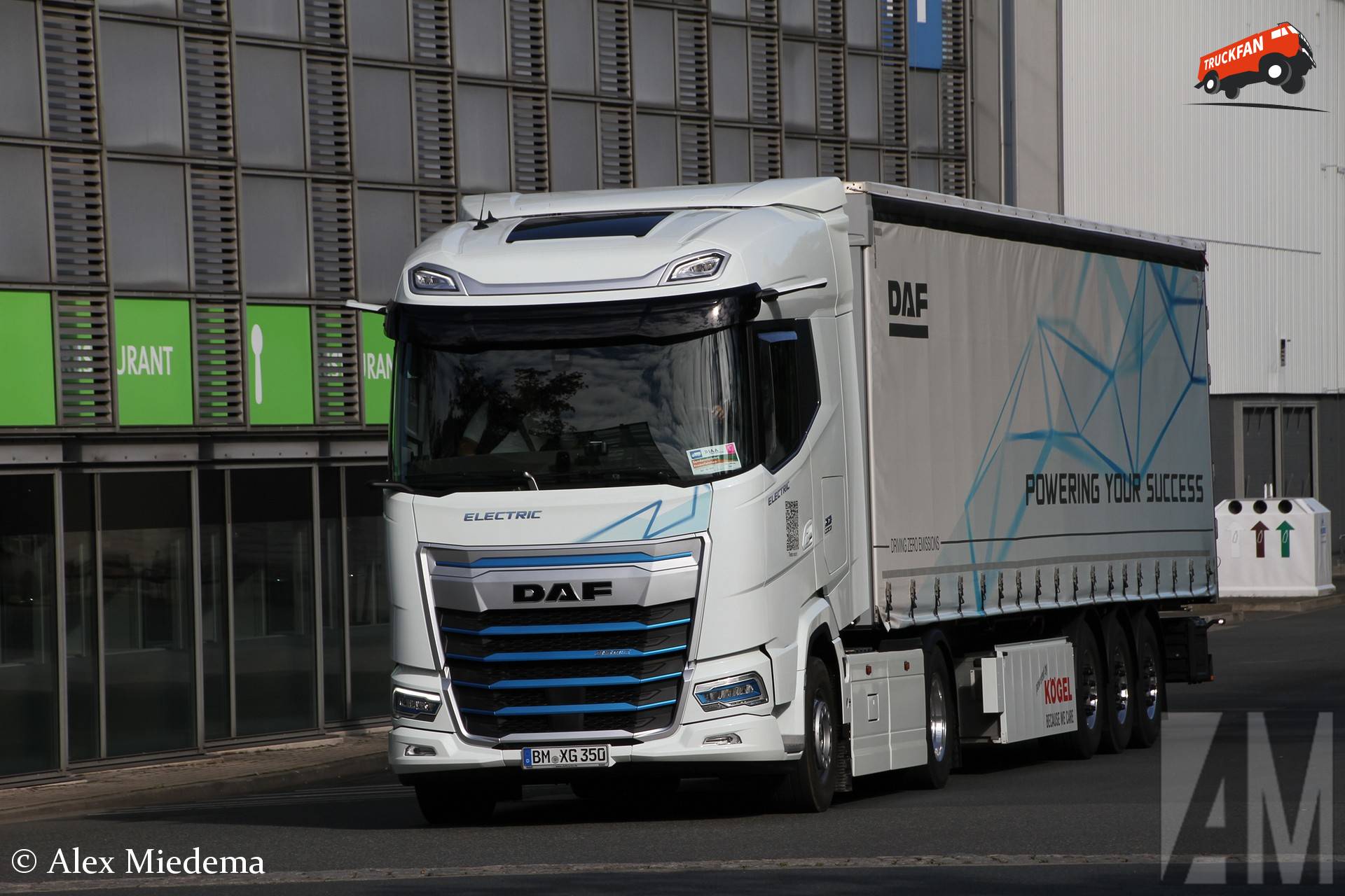 DAF XG 350 Electric truck en Kögel schuifzeilenoplegger op IAA 2026