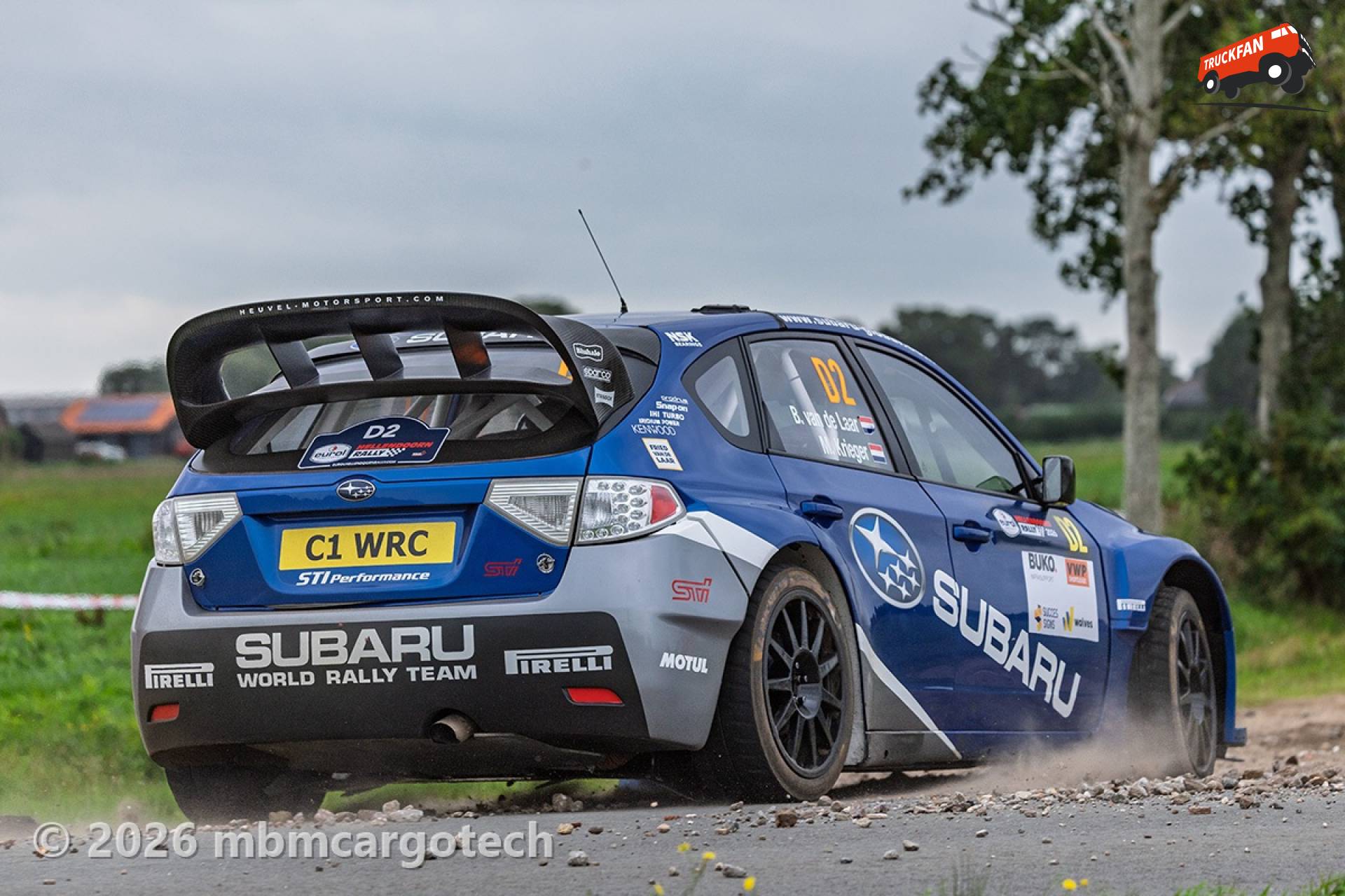 Subaru safety car op het racecircuit