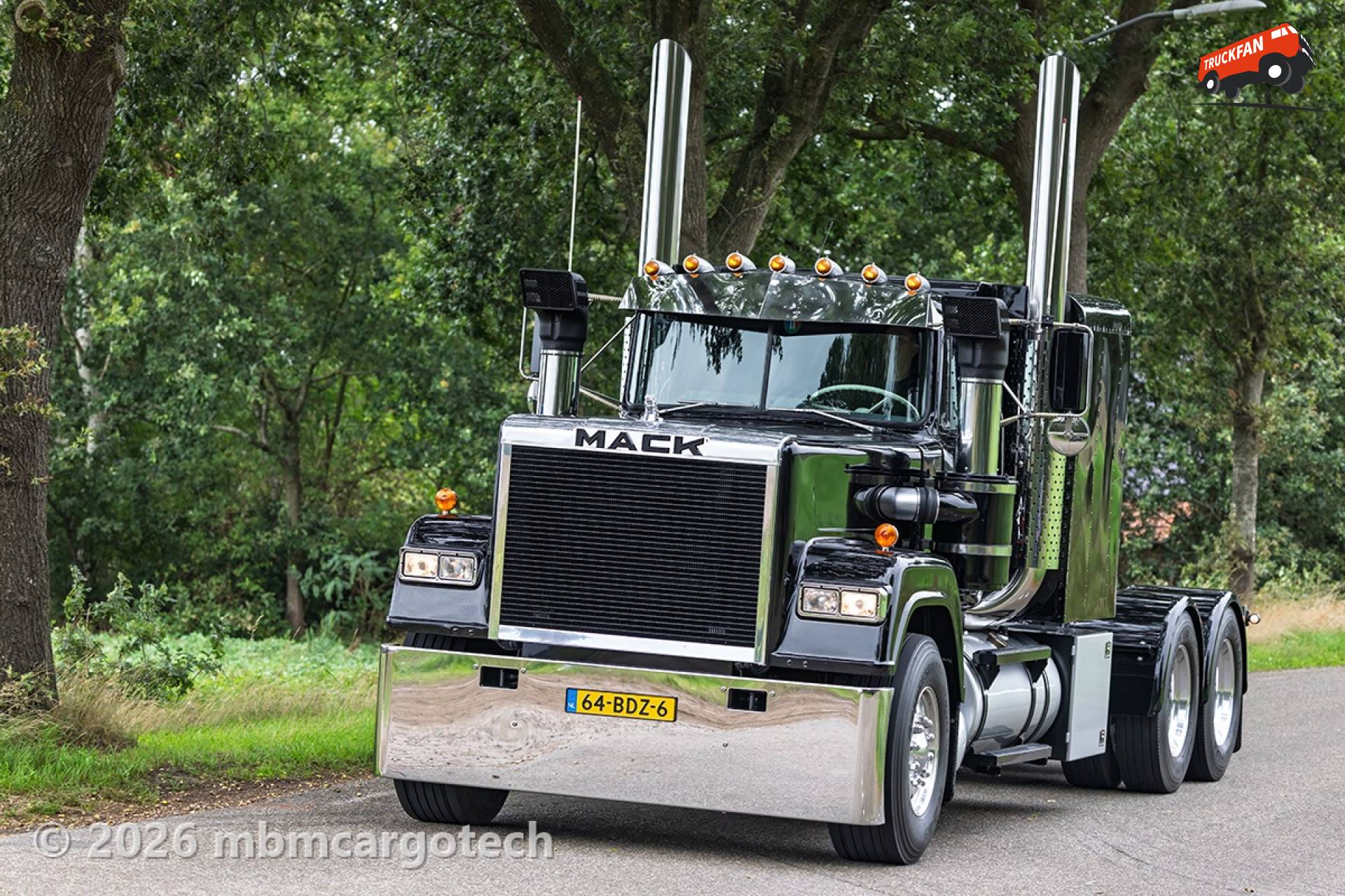 Mack Superliner Truck