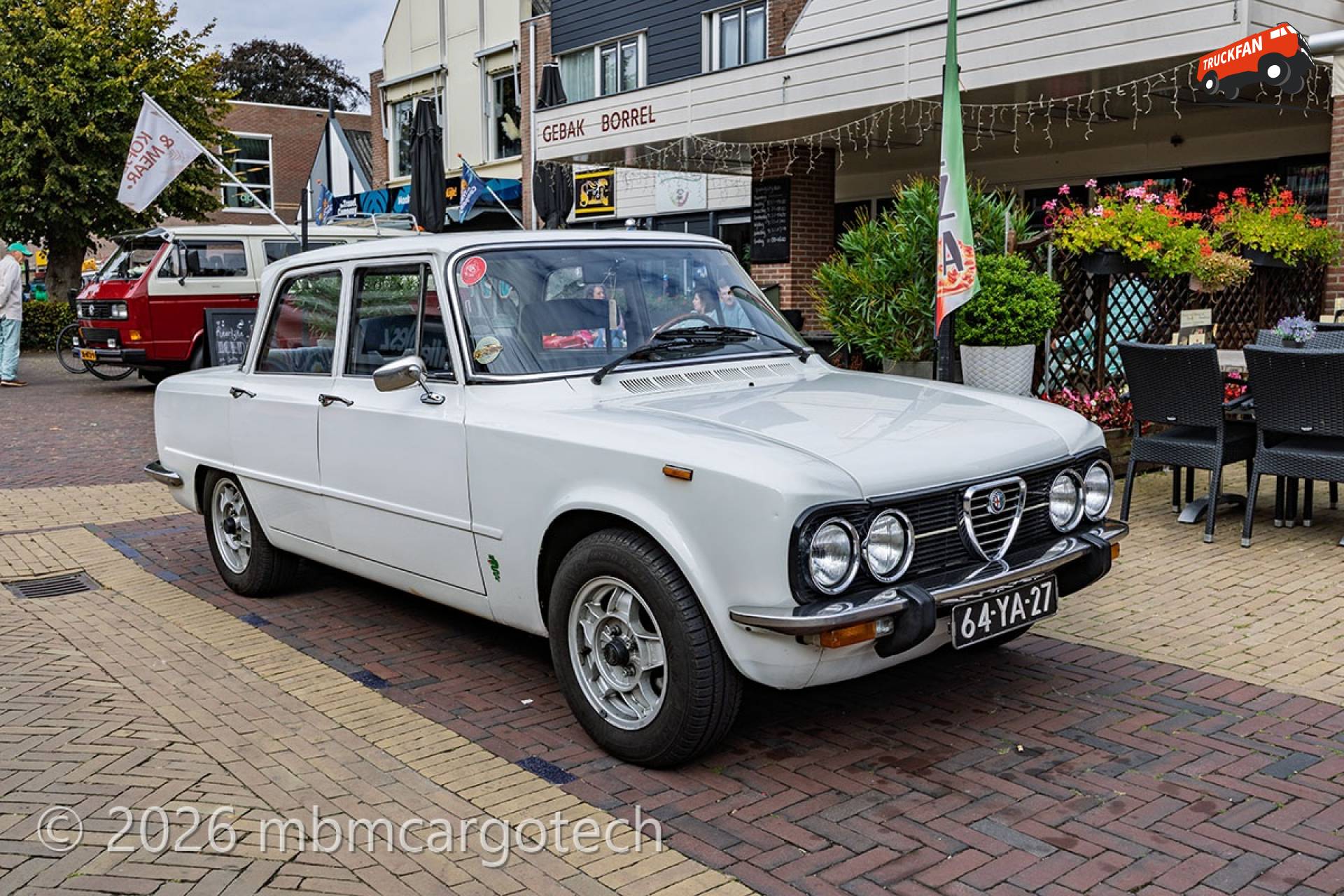 Alfa Romeo Giulia 1300 Super auto