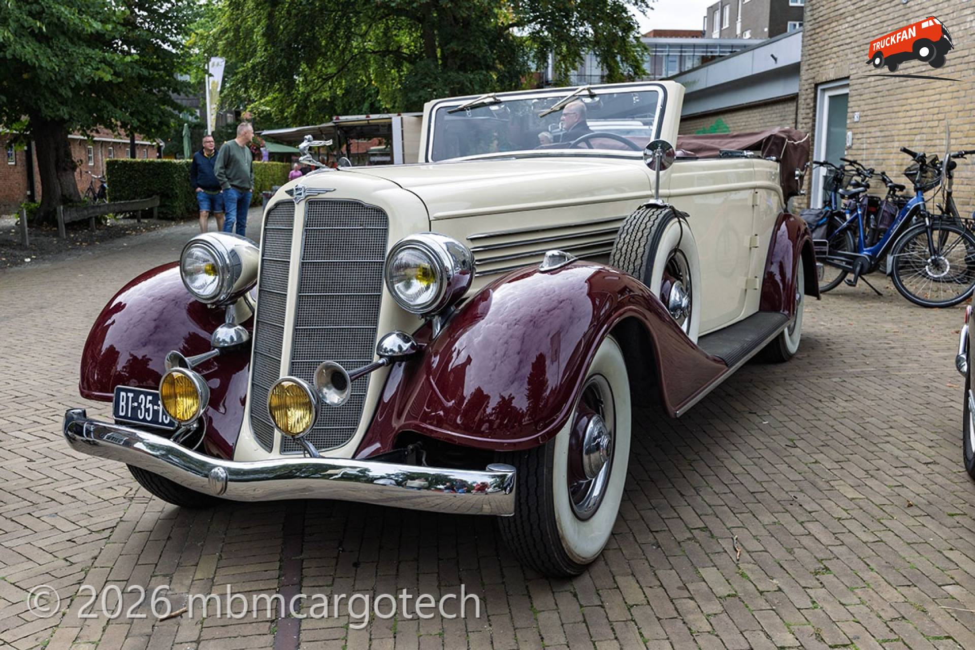 Buick Series 90 op Oldtimerdag Burgum