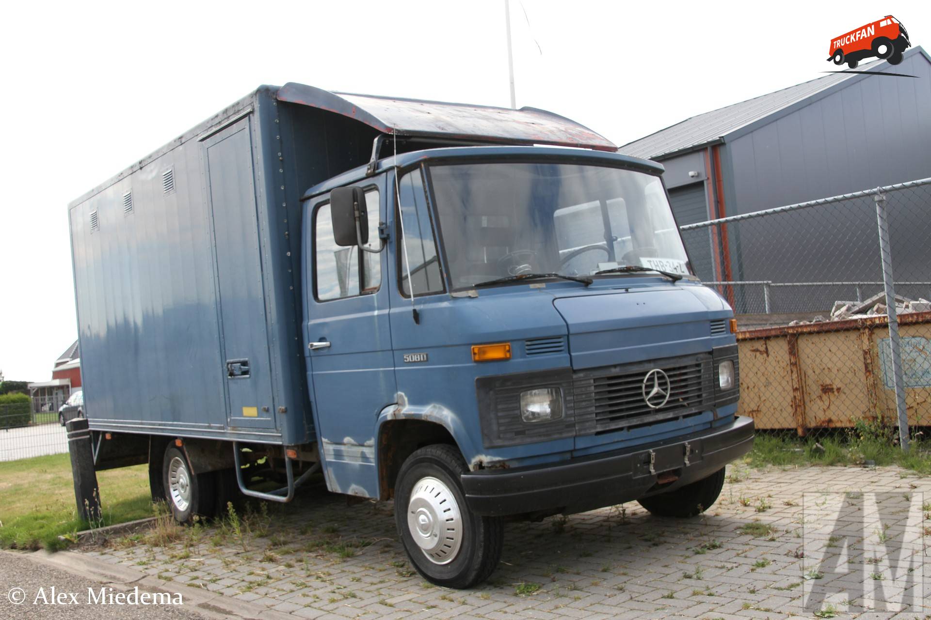Mercedes-Benz 508D met Yntema opbouw met landbouwkenteken