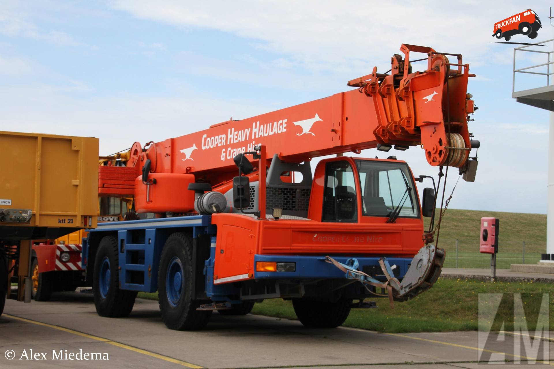 Telescoopkraan in kleuren van Cooper Heavy Haulage