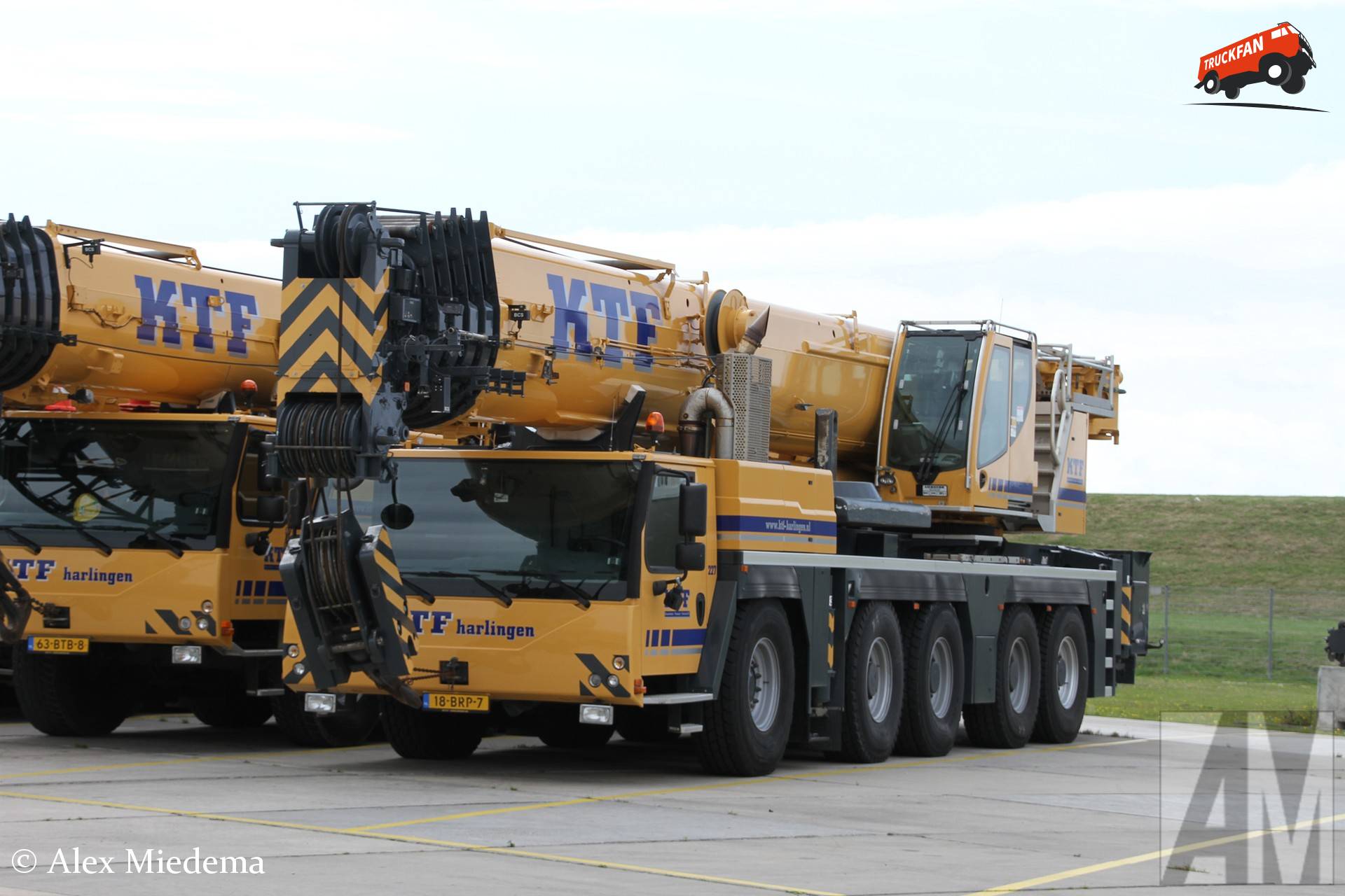 Liebherr LTM 1250 - 5.1 Kraan in Harlingen