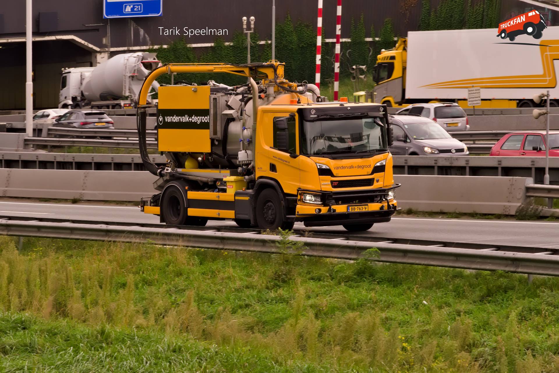 40.479, Scania 420P XT van Vandervalk + Degroot op A16