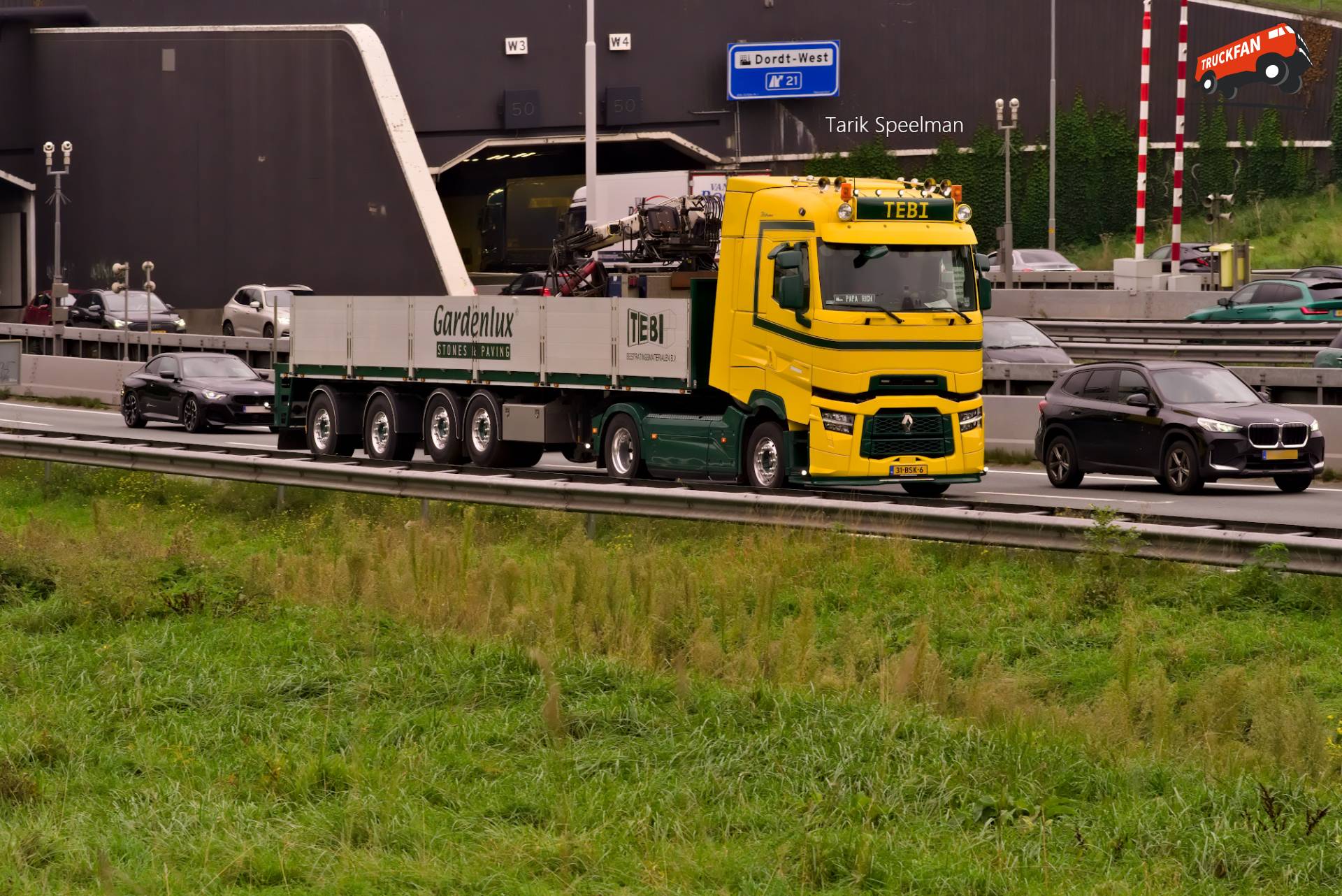 Renault T-Serie Evolution met kenteken 31-BSK-6