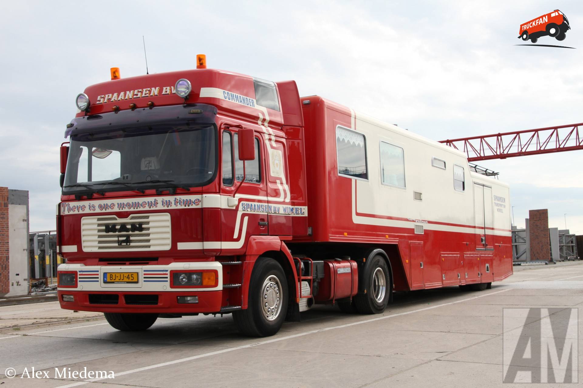 MAN F2000 truck owned by Arie Spaansen in Harlingen