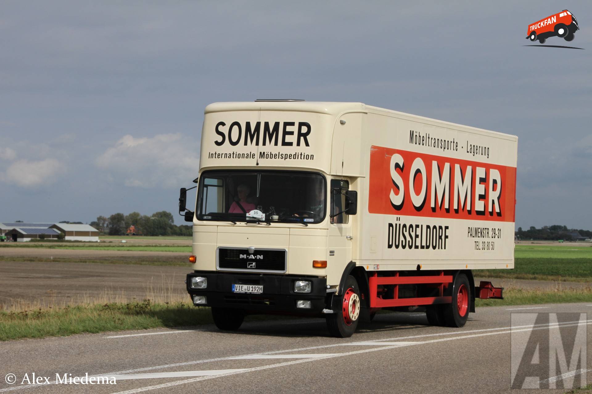 MAN 14.192 furniture truck in Harlingen