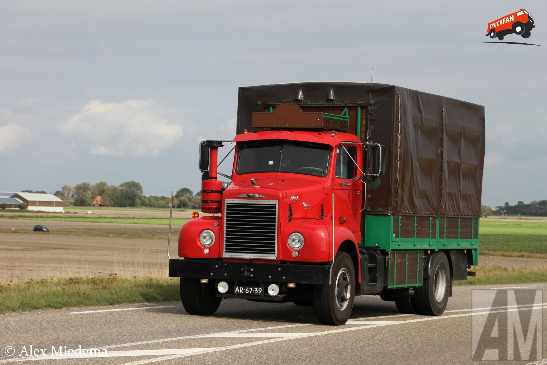 Mack C600 truck in Harlingen