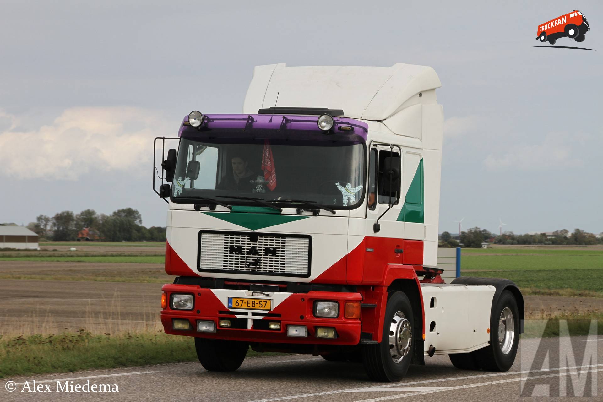 Voormalige racetruck MAN F8 met cabine van MAN F90