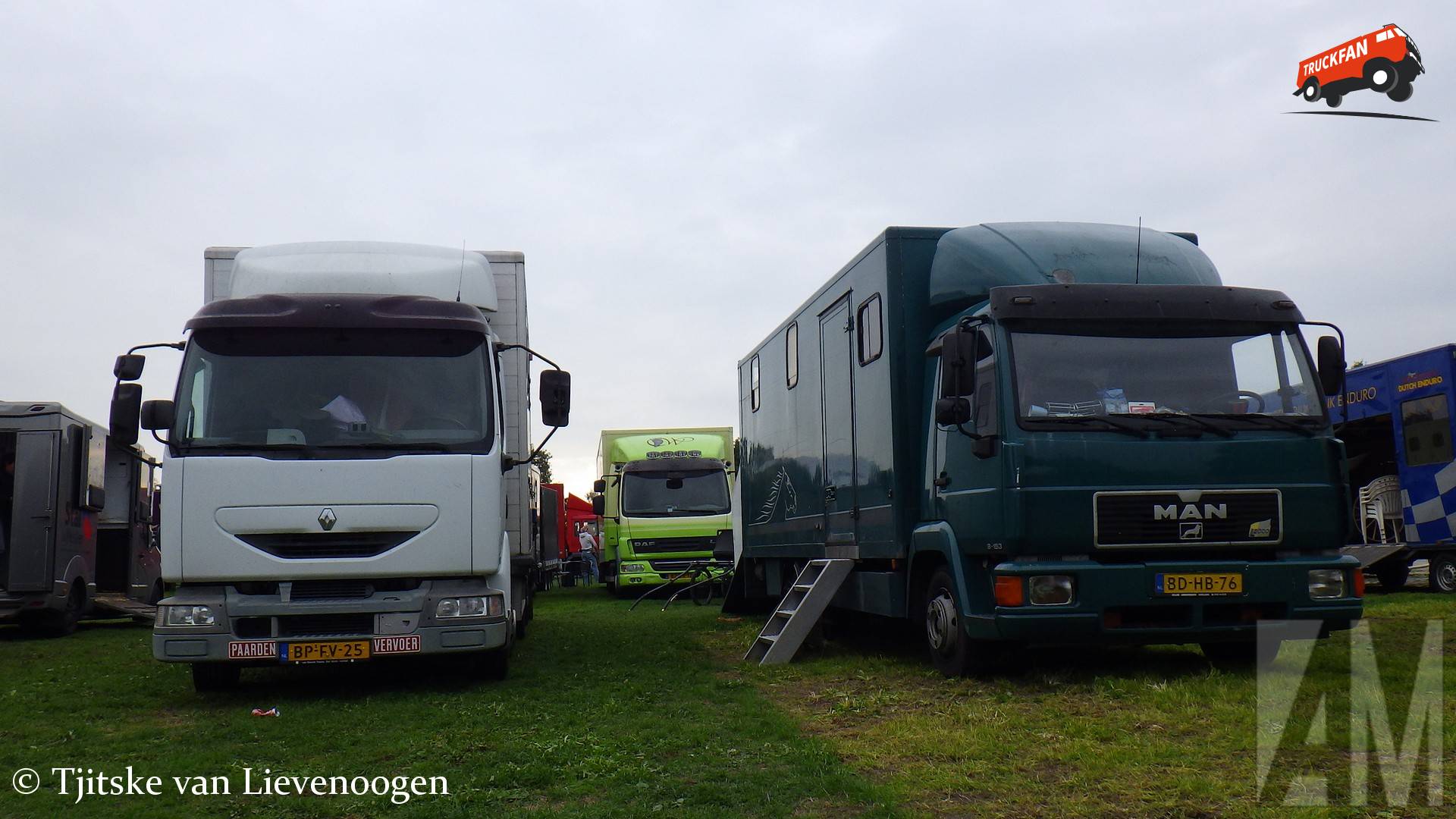 Renault Midlum en MAN L2000 bij Kokedei in Workum