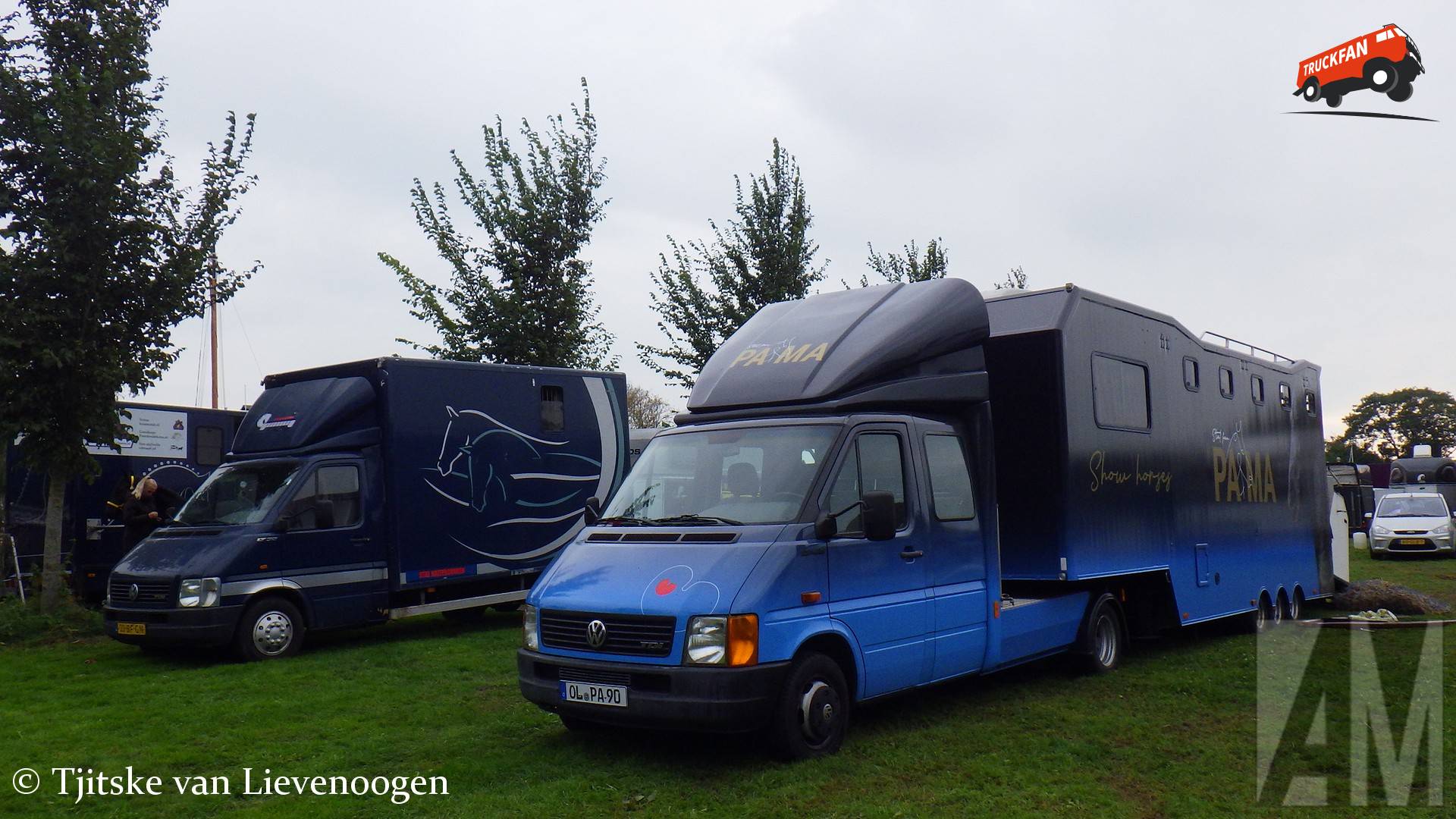 Paardentransporters Volkswagen LT op veekeuringsdag