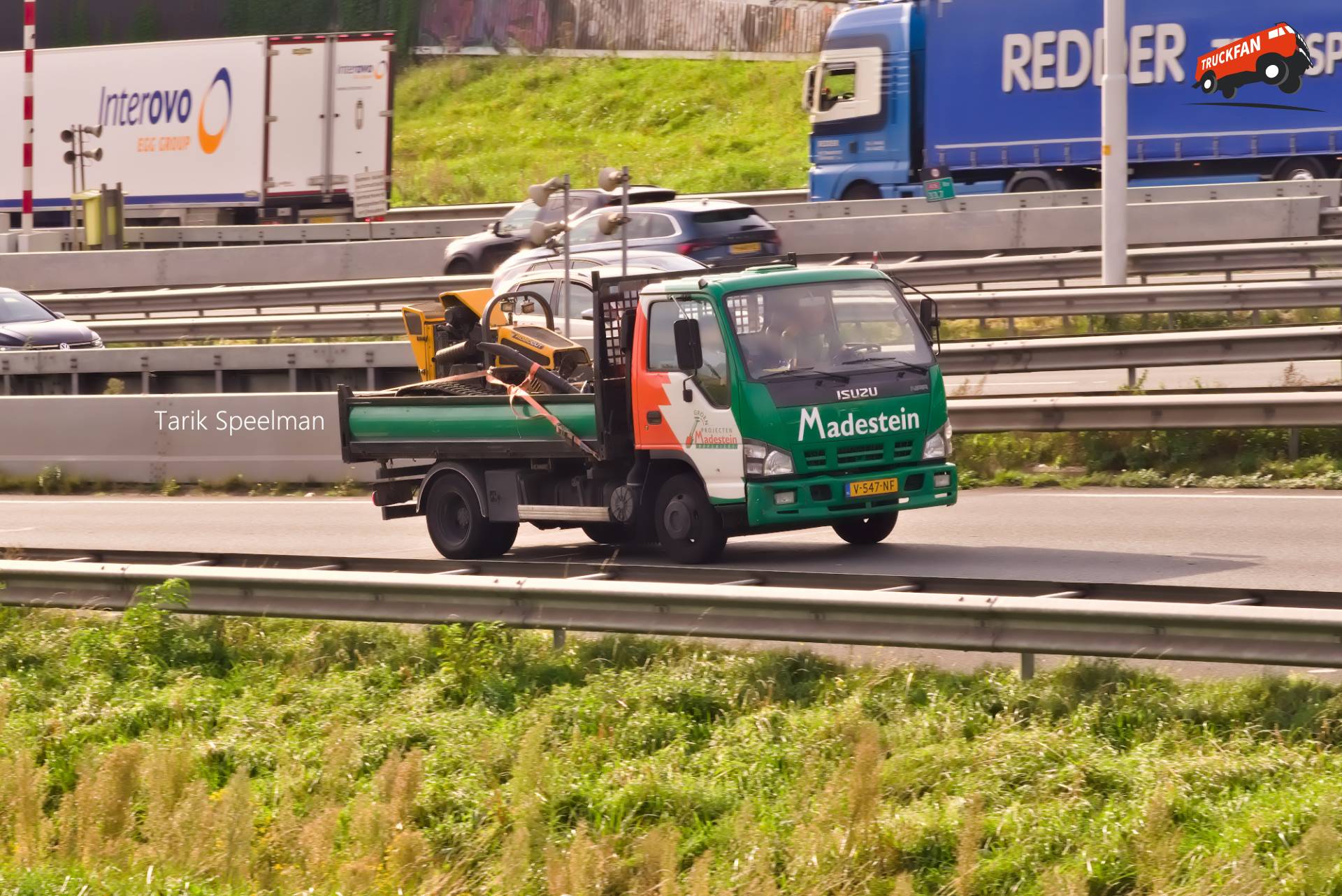 Isuzu N-serie vrachtwagen met kenteken V-547-NF