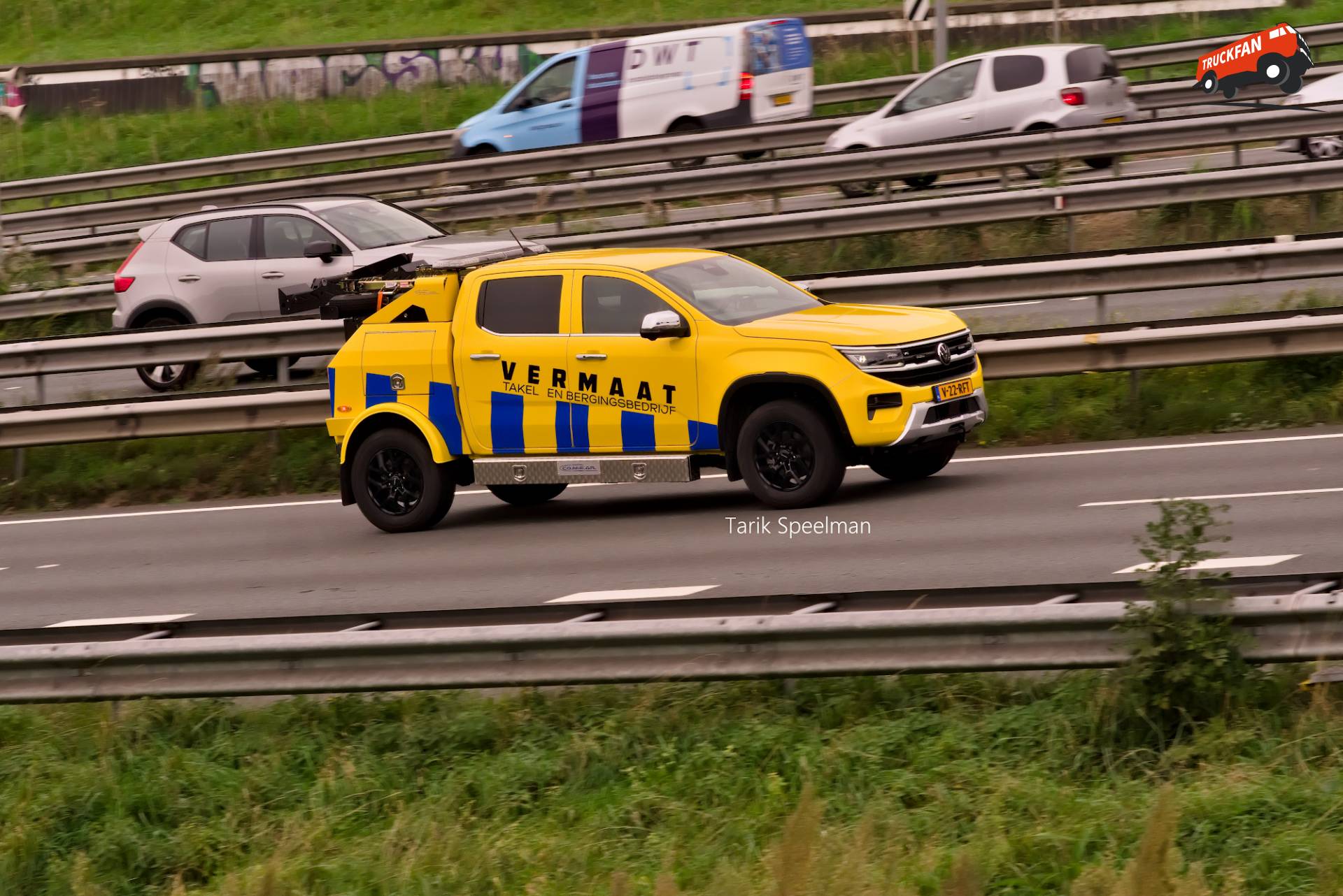 Volkswagen Amarok met kenteken V-22-RFT