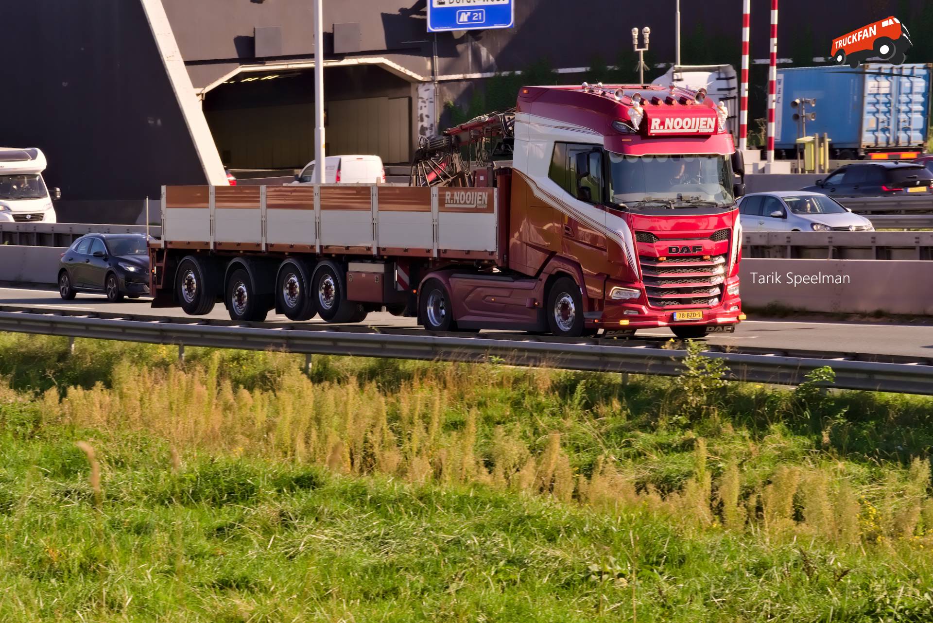 DAF XG+ vrachtwagen met kenteken 78-BZD-1