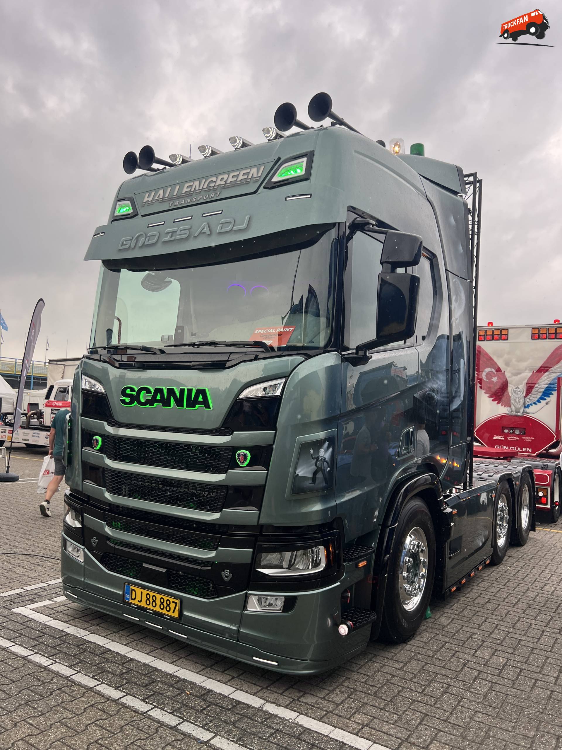 Ook deze week heeft Tekno weer diverse nieuwe modellen aangekondigd. Binnenkort dus een mooi 1:50 model van deze Scania van Hallengreen.