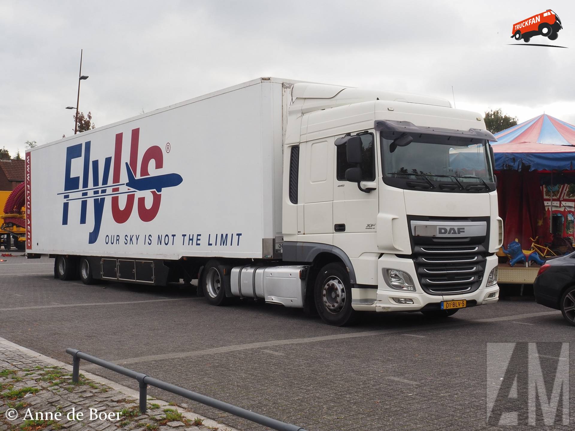 DAF XF Euro 6 vrachtwagen van FlyUs
