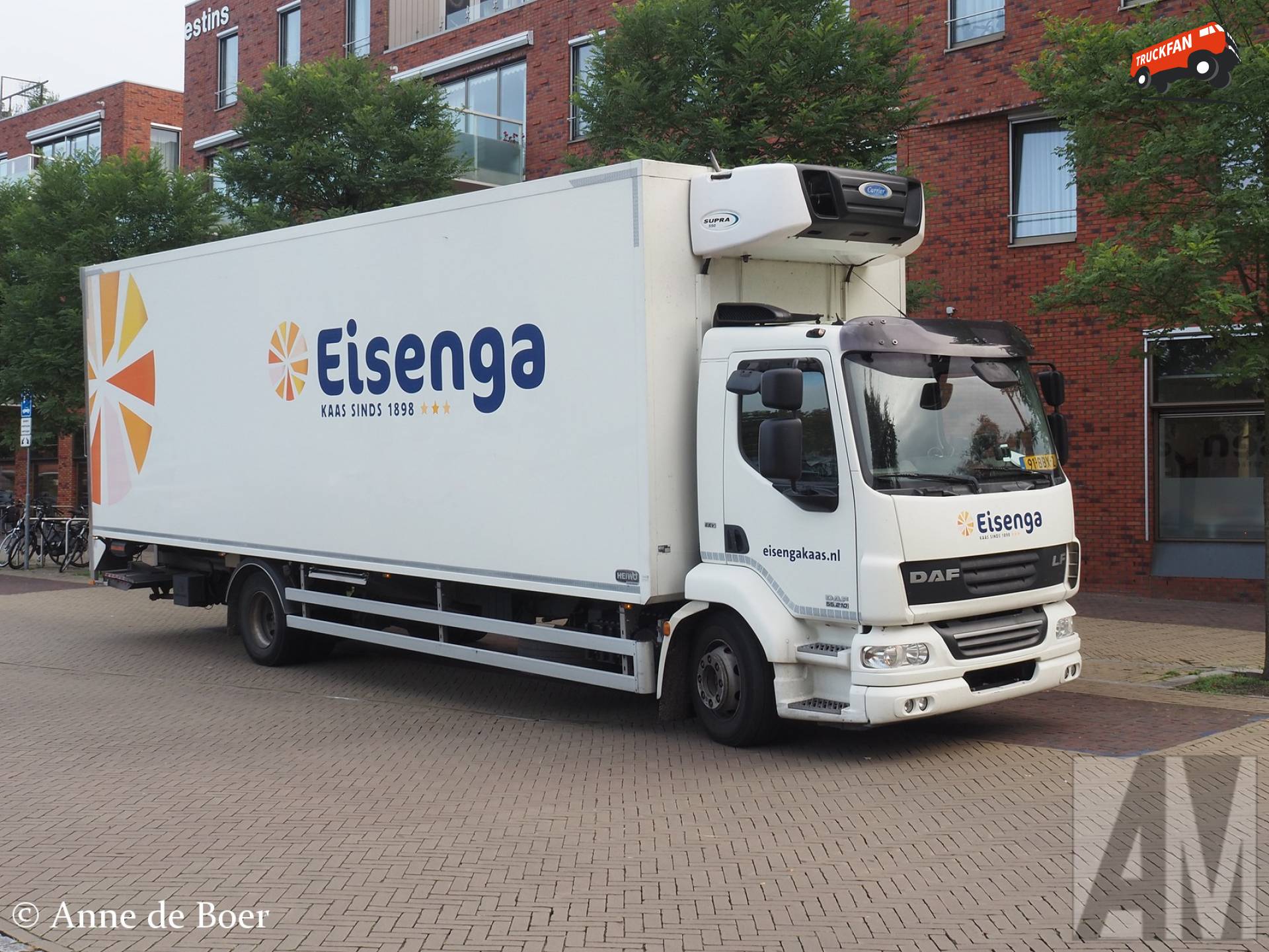 DAF LF55.210 met Heiwo opbouw en Carrier koelmotor
