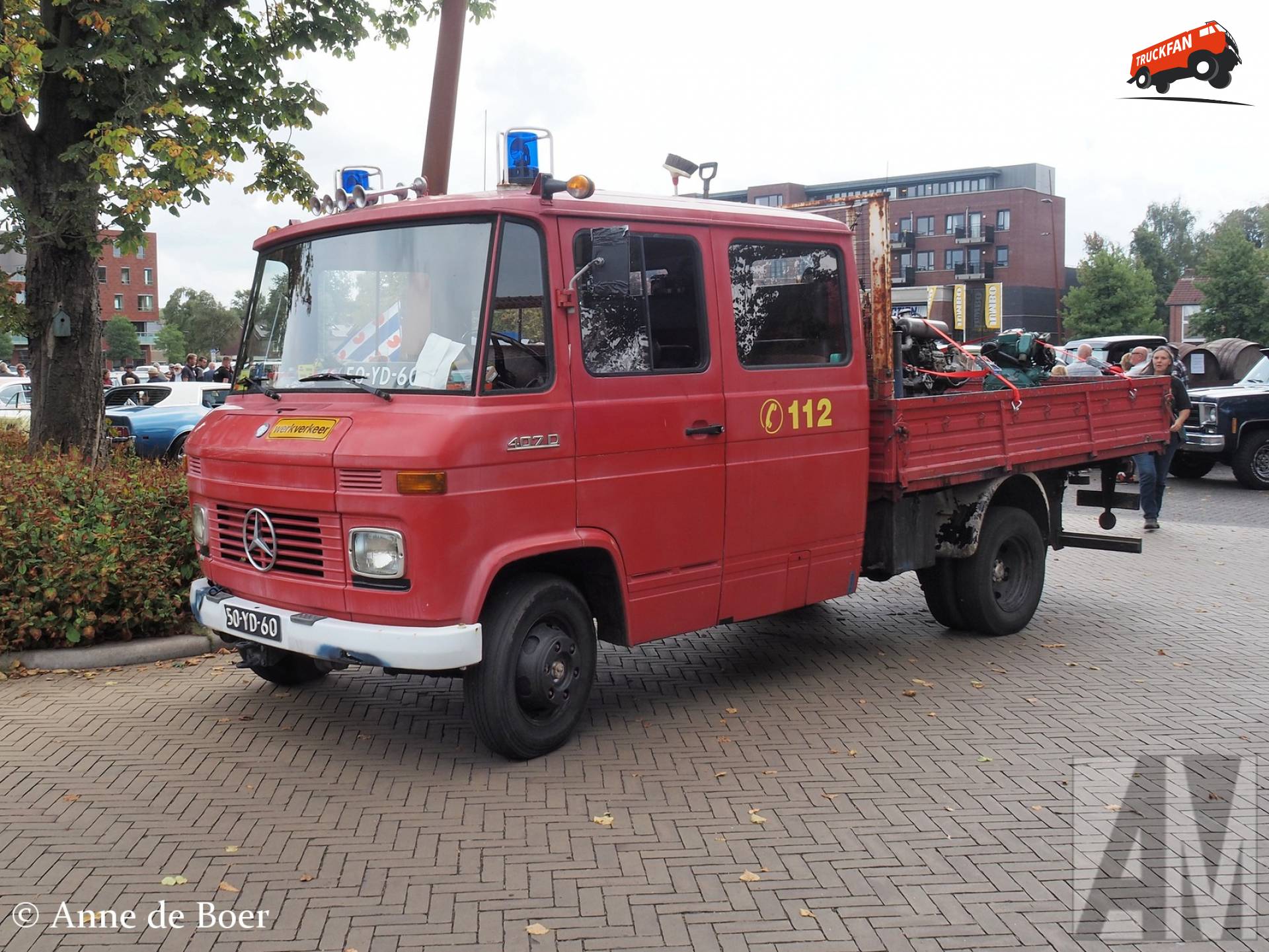 Mercedes-Benz L407D van Metaal Handel Burgum