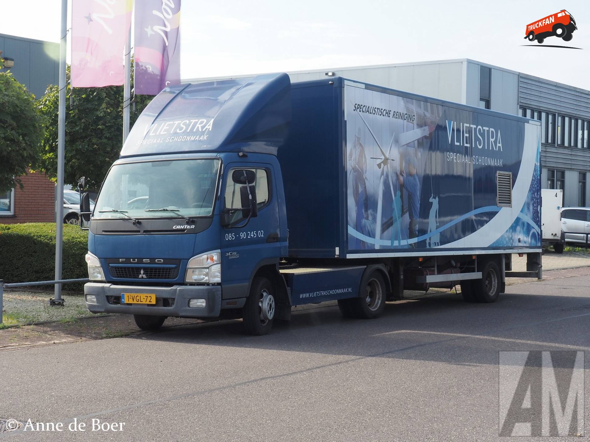 Fuso Canter BE-combi van Vlietstra