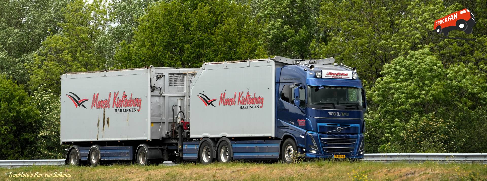 Volvo FH5 truck Sandstra on A7 Sneek