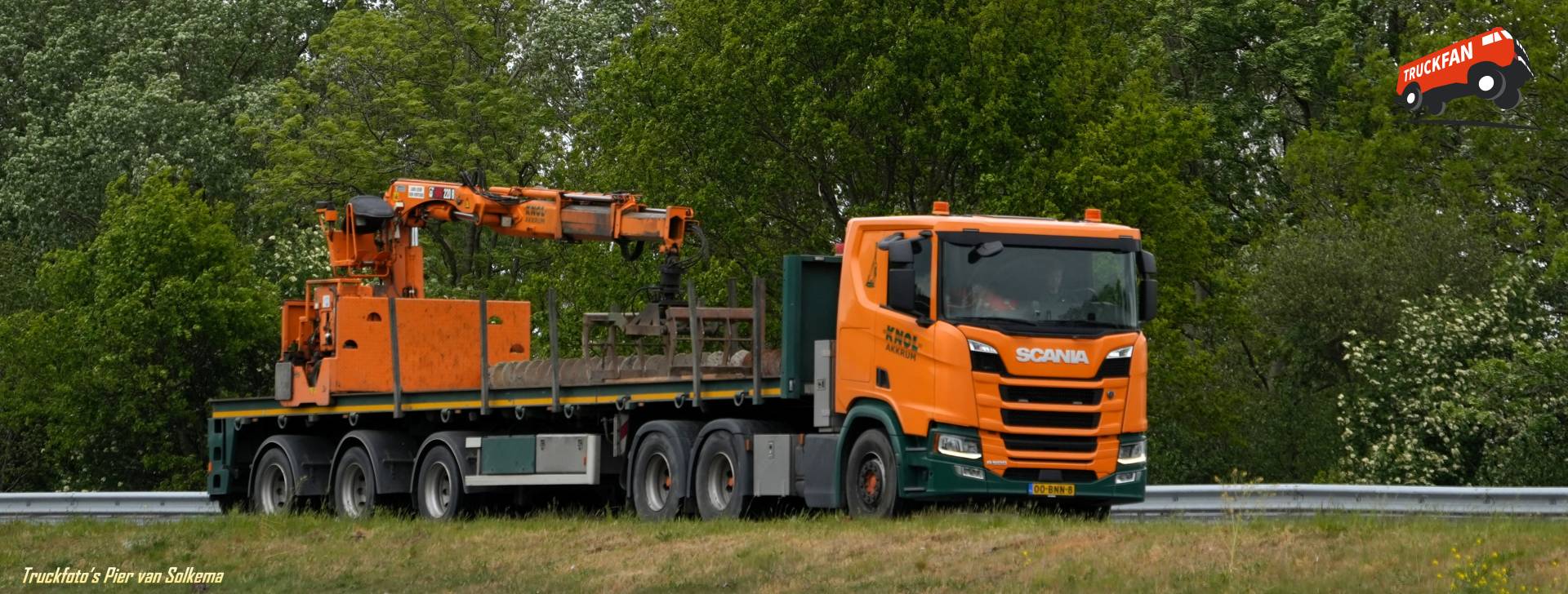 Scania R500 vrachtwagen op A7 bij Sneek