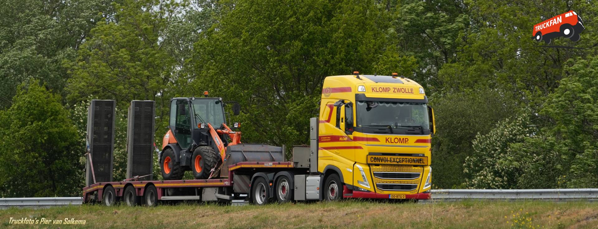 Volvo FH5 truck near A7 Sneek