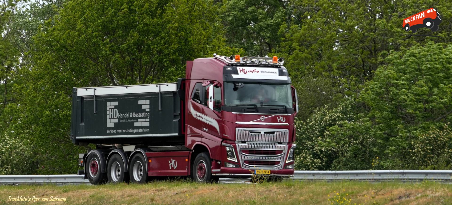 Volvo FH4 vrachtwagen bij A7 Sneek
